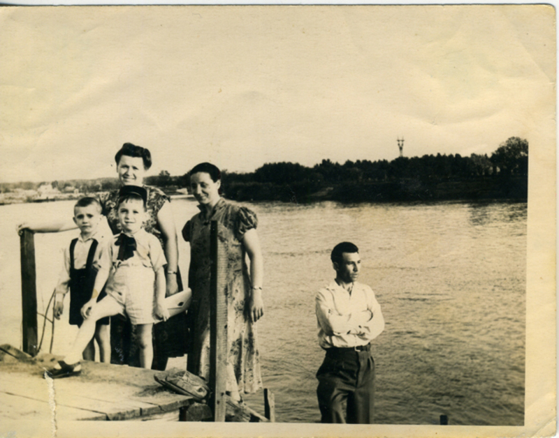 1955   1956. Спуск к берегу Днестра в центре Тирасполя   2
